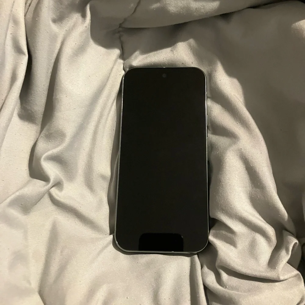Smartphone with Black Display